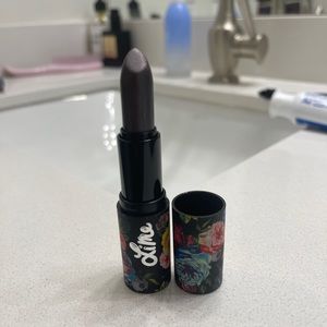 Lime crime lipstick. Asphalt